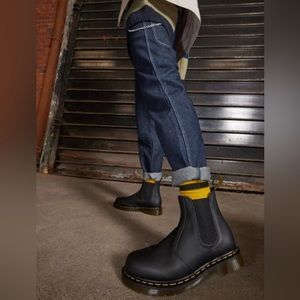Dr. Martens 2976 Chelsea Boots